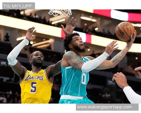 迈尔斯布里奇斯表现平平16投6中仅得15分5篮板三分球命中率不足三成